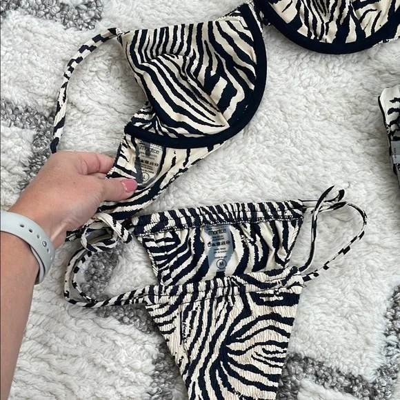 Montce Zebra Scrunch Print Bikini Set (worn once) with matching sarong (NWT) - Picture 2 of 5